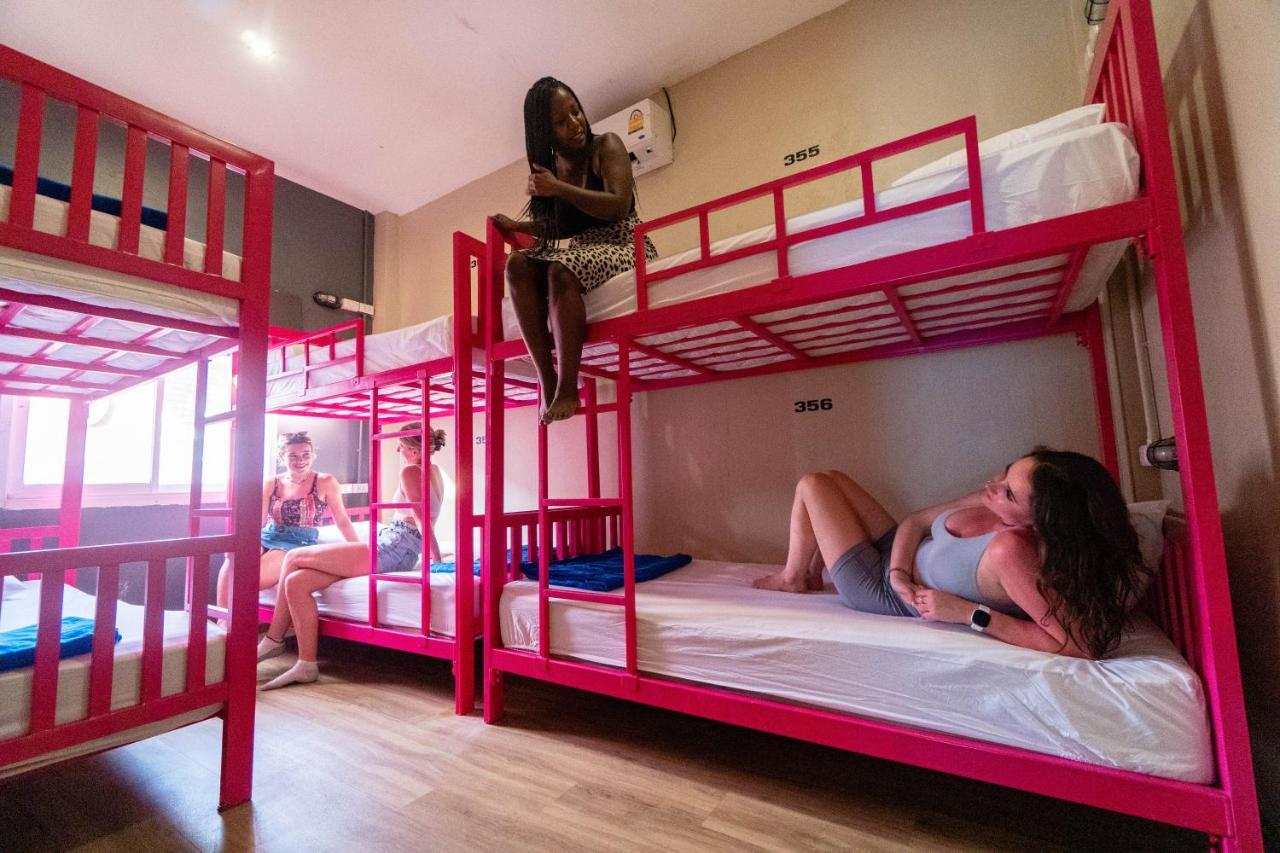 Slumber Party אכסניה *